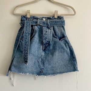 Free people Distressed Denim skirt with belt and cinched waist Size 24